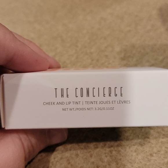 Floss Beauty The Concierge Cheek & Lip Tint - Picture 2 of 6